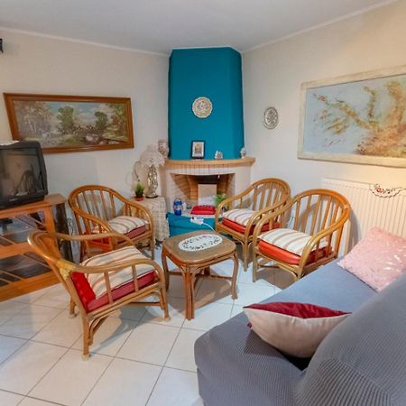 Krasa 2bedroom apartment Ágios Matthaíos Exteriör bild